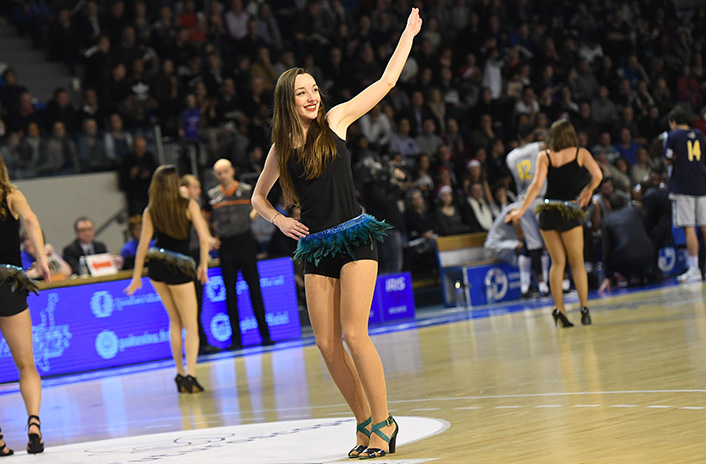 Portée danseuses Basket